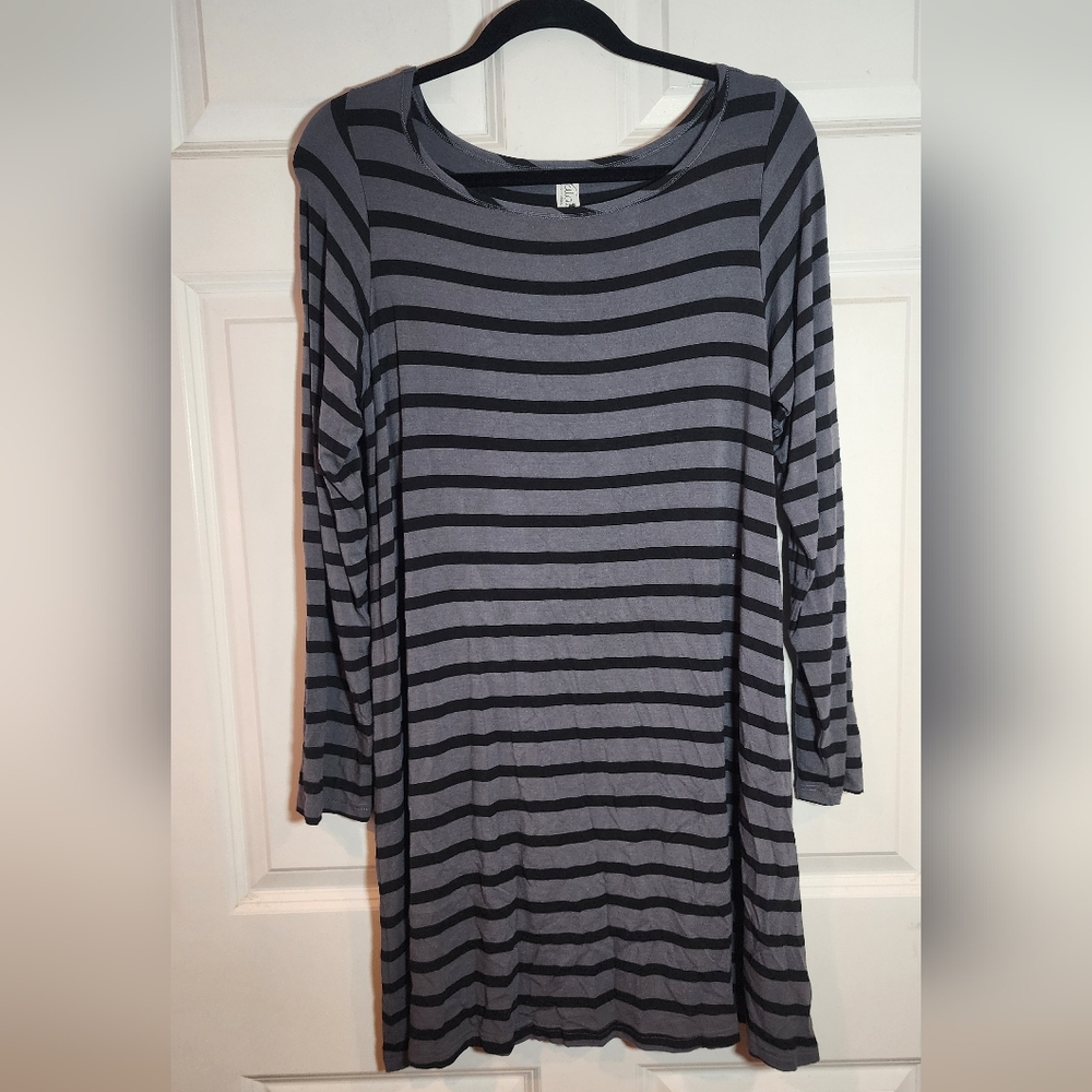 Yala Stretchy Gray And Black Long Sleeve Viscose Dress Large